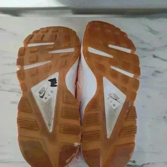 Nike Air Women Huarache Run Sunset TINT/WHITE-GUM 6.5 - Picture 6 of 15